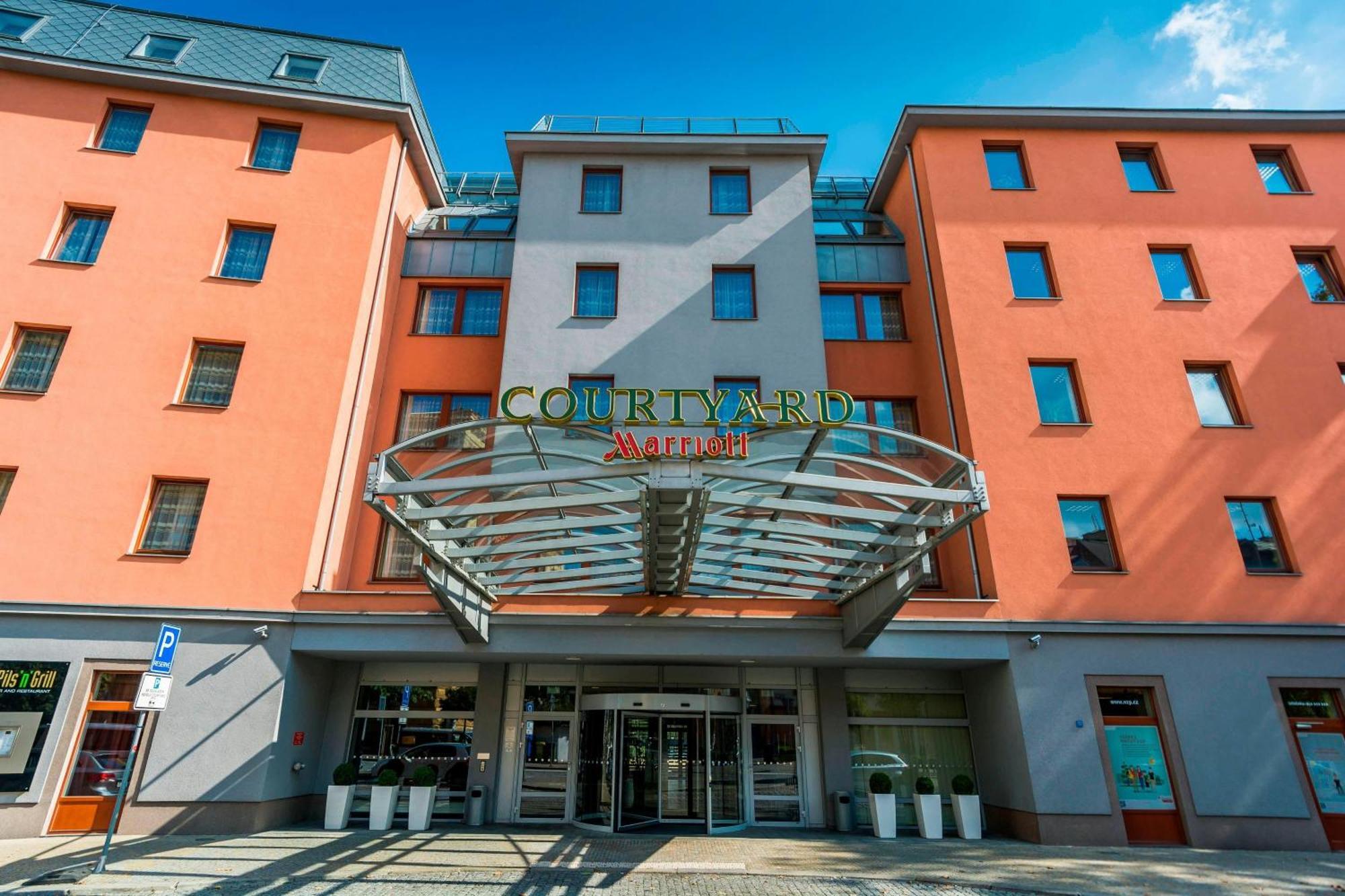 Courtyard By Marriott Pilsen Hotel Buitenkant foto