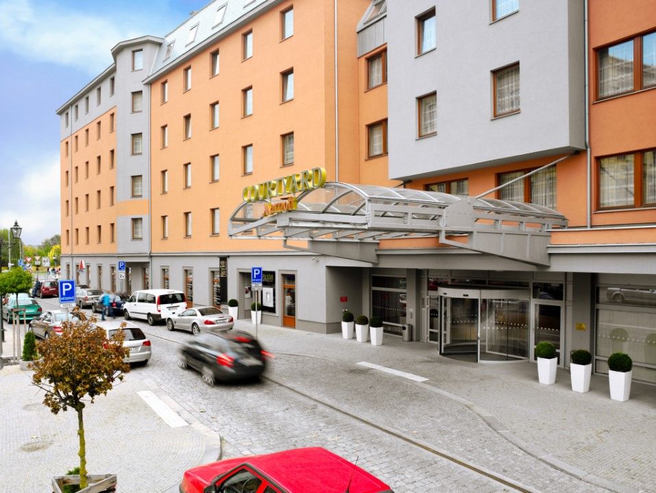 Courtyard By Marriott Pilsen Hotel Buitenkant foto